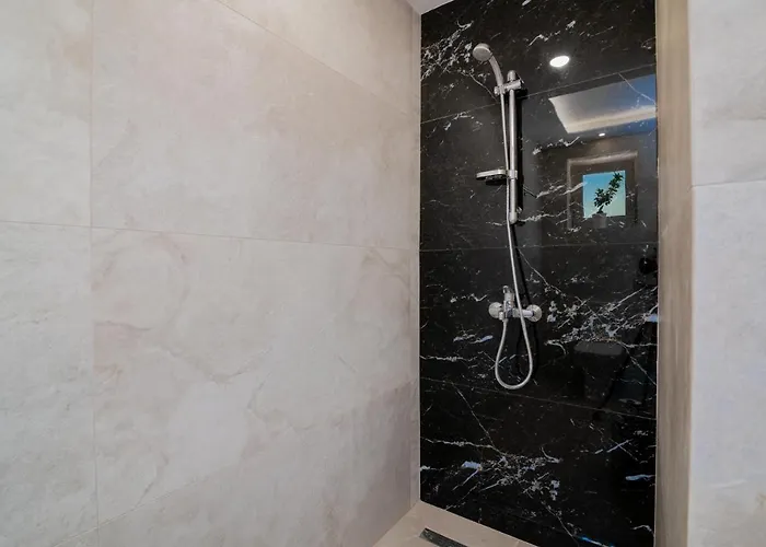 Villa Spartia - Brand New Seaview Suites!!